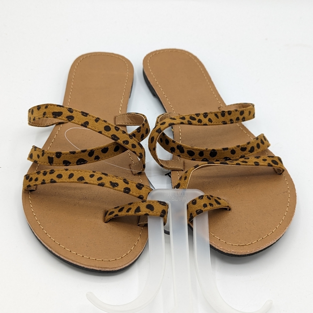 NEW Womens Pacsun Animal Print Sandals Flip Flops Shoes Size 6